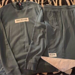 True Religion blue short Set Cozy & Modern